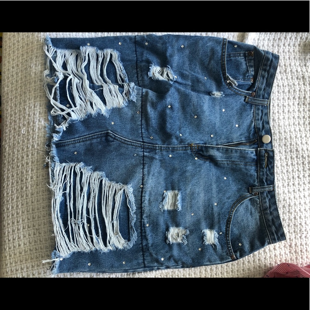 Denim Skirt w/ rhinestone